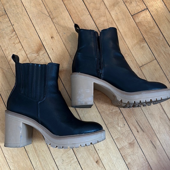 Dolce Vita Boots size 9 - Picture 1 of 4